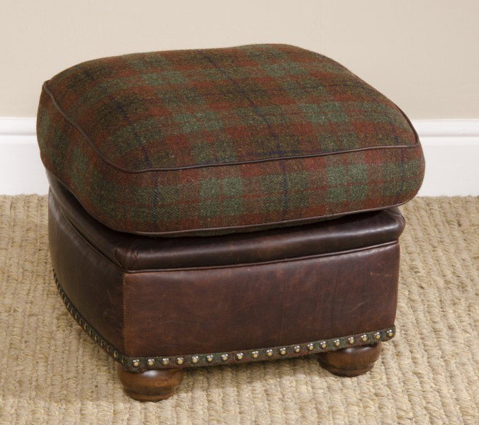 poufanglaismontroseencuirettissu LongField 1880